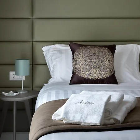 Konukevi Naplesuite 4*