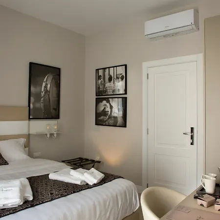 Naplesuite Guest house